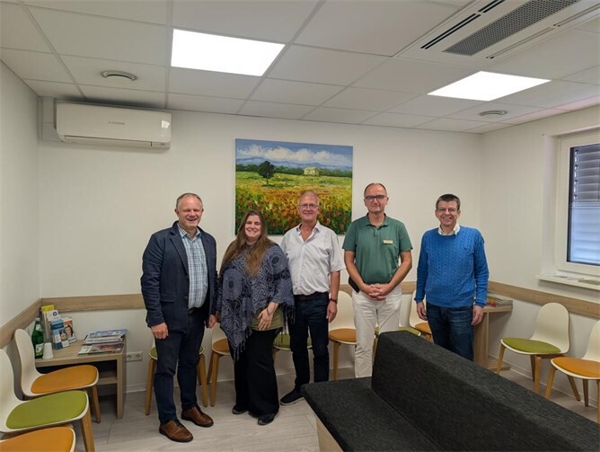 Von links an: Oberbürgermeister Jan Einig, Stefanie Rothkegel, Dr. Ulrich Groß, Dr. Thomas Stritzke, Dr. Thomas Biegel.