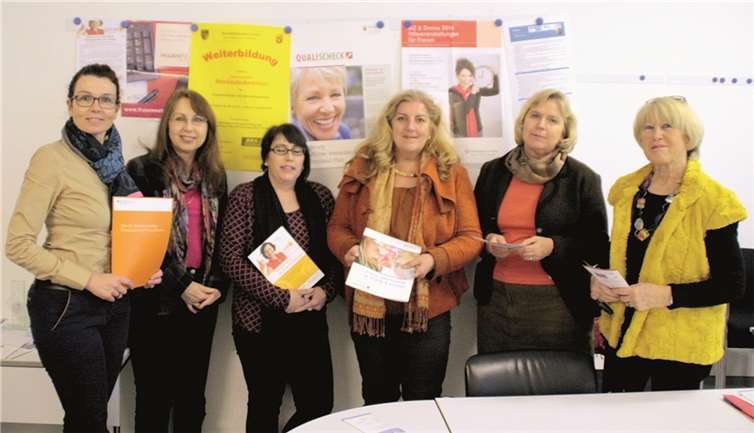 (Von links) die Kreisvorsitzende Heike Krämer-Resch, Dr. Christa Lenz und der weitere Vorstand der Frauen-Union. privat