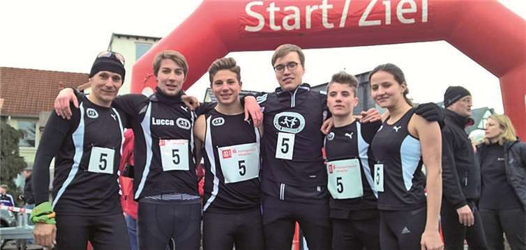 (Von links) die erfolgreichen Burgbrohler Leichtathleten Ralph Schulze, Lucca Reuter, Stefan Nechita, Martin Stahl, Patrick Heimerl und Zoë Krischer. privat