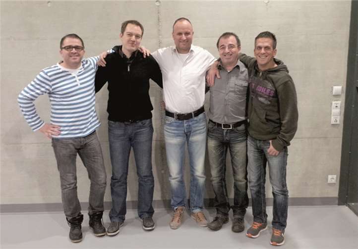 Jahresrückblick bei der Mitgliederversammlung (Von links) erster Spielführer Tino Leko, Kassierer Sven Pöpping, Abteilungsleiter Jürgen Mohr, sportliche Leitung Mario Leko, zweiter Spielführer Oliver Piestert.privat