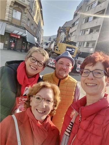 Von links nach rechts: Adelheid Trocha, Michael Steins-Wißmann, Sandra Sebastian Berthel, Mitte unten: Susanne Müller Foto: Sandra Sebastian-Berthel