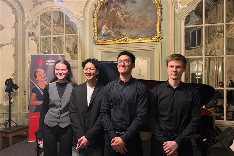 Von links nach rechts: Annika Schäfgen, Julian Luo, Nico Luo, Michael Grinman.