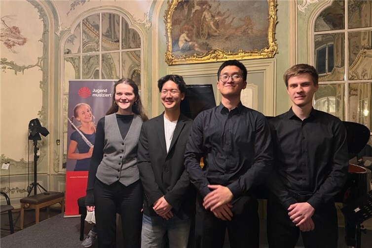 Von links nach rechts: Annika Schäfgen, Julian Luo, Nico Luo und Michael Grinman.