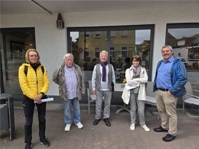 Von links nach rechts: Birgit Pöter-Wischnewski, Gerd Kaiser, Bernd Lang, Irmgard Köhler-Regnéry und Manfred Schmitz. Nicht im Bild Nina Regnéry mit Sohn Paul. Foto: privat