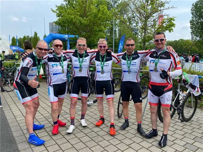 Von links nach rechts: Christian Wilkening, Werner Fuhrmann, Robert Marquet, Andreas Junglas, Oliver Beck und Hansi Theobald. Foto: privat