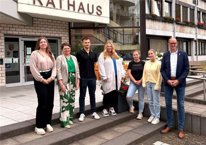 Von links nach rechts: Denise Marra, Christiane Hardt, Philip Nelles, Anna Schreiber-Godinho, Lea Girgert, Salome Gauer, Jan Ermtraud (es fehlen: Lukas Schwarz, Jennifer Lohnert, Joscha-Alexey Giffels).  Foto: privat