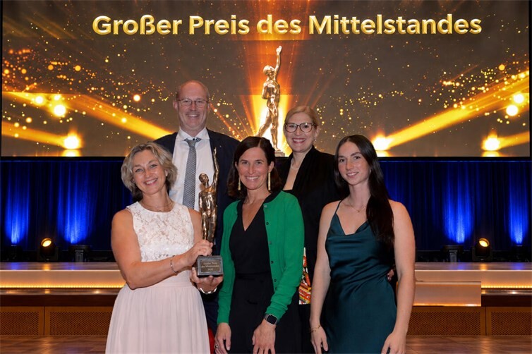 Von links nach rechts: Dr. Irina Schlags, Dr. Wolfgang Schlags, Stephanie Recker, Susanne Beier, Evelina Schlags