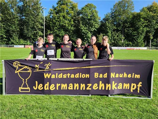 Von links nach rechts: Felix Droste-Franke, Simon Eßer, Carla Jüliger, Lina Weinitschke, Lilith und Birk Bauerfeind.  Foto: privat