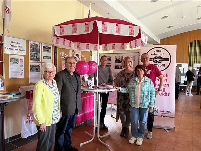 Von links nach rechts: Gertrud Cläsgens, Alfons Ginster, Josef Müller, Rita Kaiser, Petra Müller und Andreas Luce.  Foto: Rita Kaiser©KABOVReifferscheid-Rodder