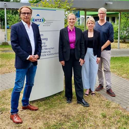 Von links nach rechts: Geschäftsführer Fachberatung HTZ-Kitas Herr Thomas Voß, Frau Ministerin Dörte Schall, Frau Landtagsabgeordnete Lana Horstmann und Chefarzt im SPZ, Herr Dr. Jens Tücke. Das HTZ in Neuwied leistet großartige Arbeit und ist über die Landesgrenzen bekannt. Foto: Vera Schmidt
