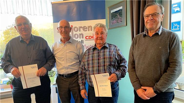 Von links nach rechts: Günter Conzen, Vorsitzender Karl Heinz Beuren und Günther Bauer.Foto: Sen-U Cochem-Zell