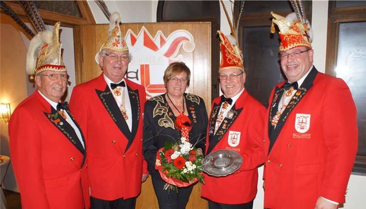 Von links nach rechts: Hans-Peter Mohr (Vorstandsmitglied MKG), Peter Schmorleiz (Ehrenpräsident des RKK), Elfi Erbar, Winfried Erbar (Ehrenpräsident der MKG) und Rolf Knopp (1. Vorsitzender der MKG).GH