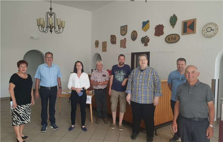 Von links nach rechts: Ingrid Näkel-Surges, Georg Knieps (beide CDU), Bürgermeisterin Cornelia Weigand, Johannes Fuhrmann, Markus Noak, (beide Die Grünen),Heinz-Wilhelm Schaumann, Guido Schmitz (beide FWG),Berthold Phiesel (FDP) Andreas Hermes (SPD) fehlt auf dem Foto. Foto: privat