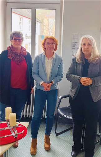 Von links nach rechts: Iris Loosen, MdL Susanne Müller, Dr. Christa Lenz.  Foto: Lisa Fischer