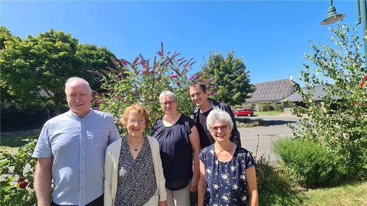 Von links nach rechts: Klaus Meurer, Ruth Cremer, Karin Fust, Axel Sattler, Marie-Odile Ronez. Es fehlt: Dieter Kürschner.  Foto: Annemarie Sattler