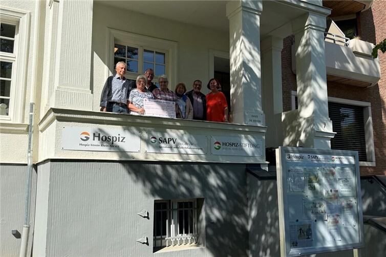 Von links nach rechts: Klemens Meurer, Ingrid Taraba, Dirk Zenzen, Adelheid Schmittgen, Gerlinde Meurer, Werner Taraba, Ulrike Dobrowolny 