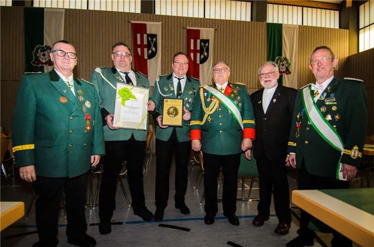 Von links nach rechts: Landrat Alexander Saftig, Jörg Dietrich, Björn Britz, Hubert Mohr, Präses Thomas Gerber und Achim Berens. Foto: privat
