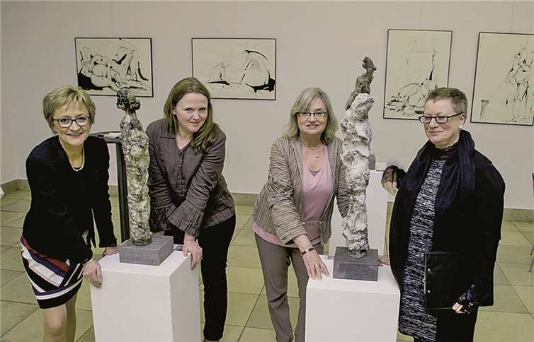 Von links nach rechts: Landtagsvizepräsidentin Barbara Schleicher-Rothmund, die Künstlerinnen Anja Bogott und Petra Weiner-Jansen, Imke Stolle-D´Silva.Klaus Benz