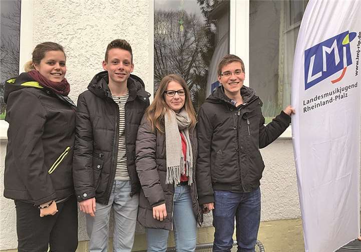 Von links nach rechts: Laura Sommer, Simon Meurer, Jana Lehmkühler und Michael Schunk. privat