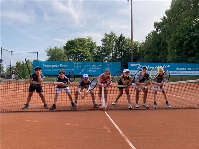 Von links nach rechts: Leo Neef, Tim Riedersberger, Fabian Marx, Mia Hisgen, Emma Zäck, Paul Betz, Marc Tietz. Es fehlt Luca Brinkrolf. Foto: privat