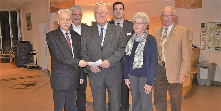 Von links nach rechts: Lorenz Denn, Eduard Krahe, Hanspeter Jonen Dirk Rieck-Gangnus, Gisela Fuchs und Karl Wolf. AB