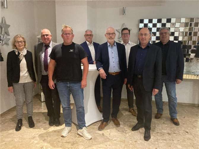 Von links nach rechts: Monika Schneider-Spitzlei, Rainer Pauken, Heinrich Koch, Rainer Probst, Udo Link, Daniel Richter, Bruno Becker, Wolfgang Spurzem.  Foto: privat