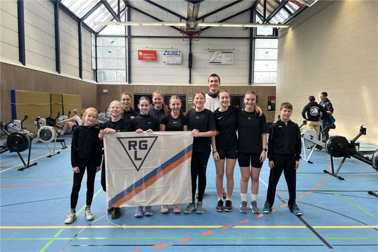 Von links nach rechts: Noemi Dehe, Greta Koulen, Annika Rojan, Johanna Gerlach, Franzsiska Grochowiak, Leni Volk, Stella Arnold, Philipp Jung, Freya Zipper, Alma Nielsen und Gregor Fuchs. Fotos: Claudia Gerlach