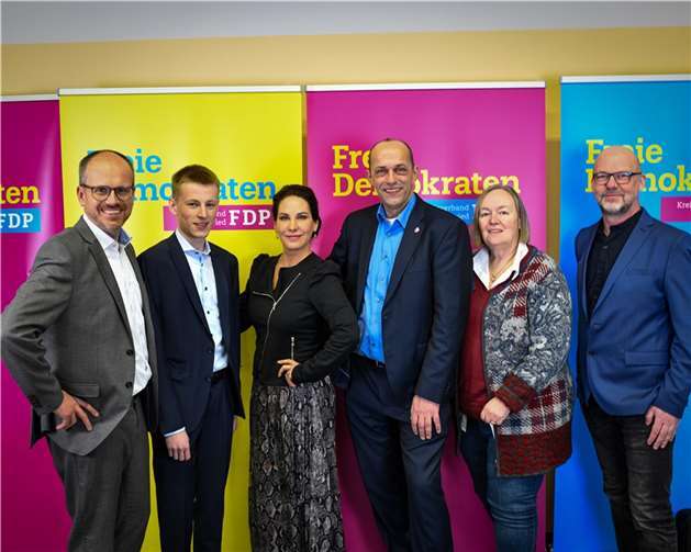 Von links nach rechts: Philipp Amberg, Dennis Krämer, Prof. Dr. Katrin Winkler, Alexander Buda (Kreisvorsitzender), Susanna Henn, Jochen Müller Foto: Jan Winkler