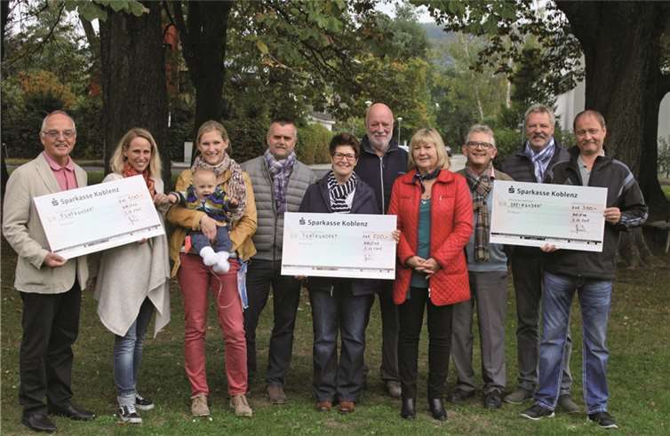 Von links nach rechts: Prof. Manfred Rister, Dr. Katrin Tent, Corinna Gerhards, Christoph Schwab, Elisabeth Koch, Jürgen Koch, Christiane Heinrich-Lotz. Andy Kupp, Heribert Heinrich und Christian Noll.privat