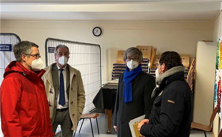 Von links nach rechts: Prof. Markus Bleckwenn, Dr. Hans Georg Faust, Bürgermeister Hans-Günter Fischer und Pastor Lothar Anhalt.