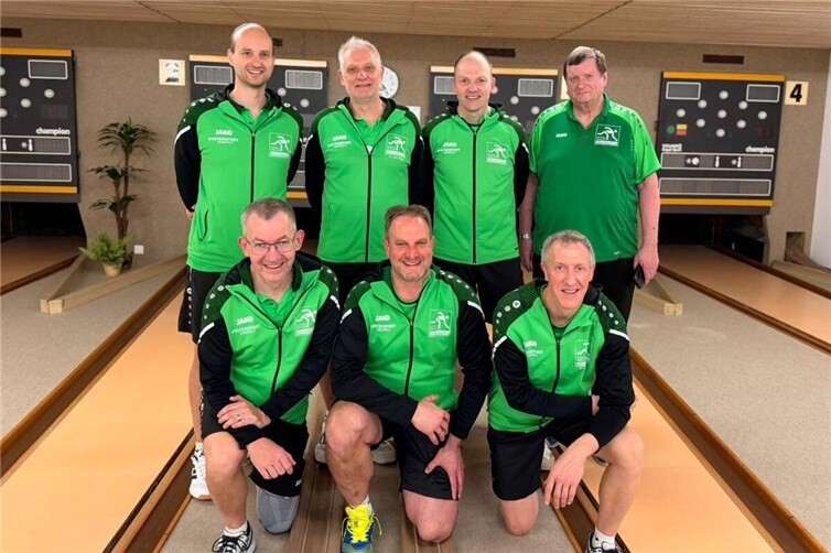 Von links nach rechts: R. Heinichen, M. Killadt, T. Ragge, V. Port, C. Jung, B. Göbel. Coach H.-J. Röttgen