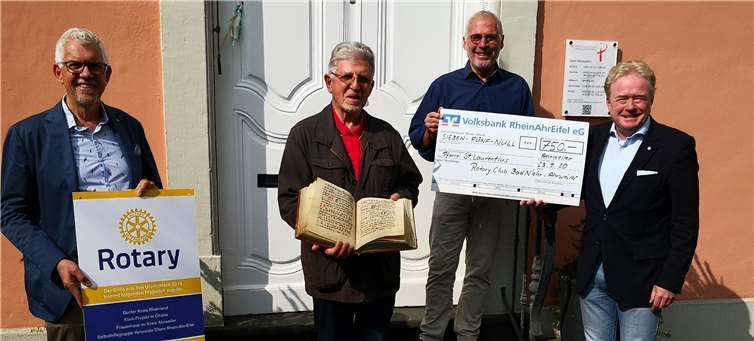 Von links nach rechts: Rolf Ermert, RC Gemeindienst, Joseph Stick, Paul Rademacher und Rotary Club Präsident Dr. Ulf Konrads (COVID-19 Hinweis: Bild aus August 2020).Foto: privat