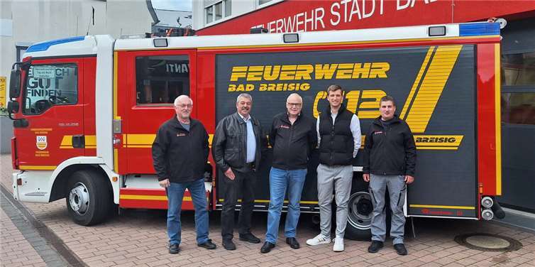 Von links nach rechts: Schriftführer Hans Olesen, stv. u. 2.Vorsitzender Manfred Schmitz, 1. Vorsitzender Hans Dieter Baunach, Kassierer Pascal Pörner sowie Vertreter der Einsatzabteilung Lukas Bergmann.  Foto: privat