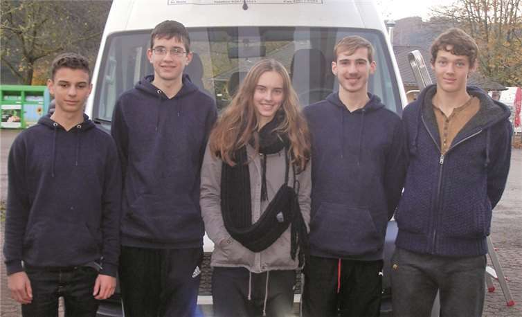 Von links nach rechts: Steuermann und Trainerassistent Lorenz Schneiders, Tim Bier, Laura Nitzsche, Alexander Diedrich und Jonathan Müller. privat