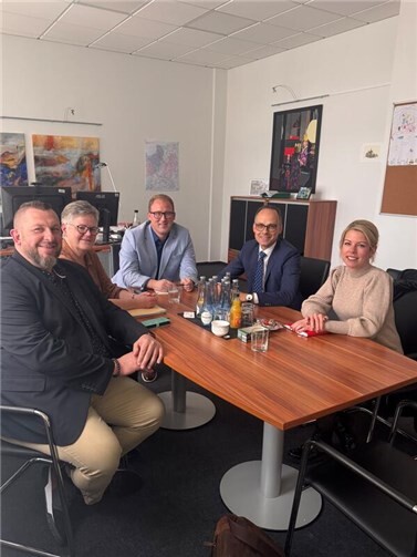 Von links nach rechts: Tobias Schneider, Agnes Ulrich, Philipp Rasbach, Staatssekretär Dennis Alt und Lana Horstmann, Landtagsabgeordnete. Foto: privat