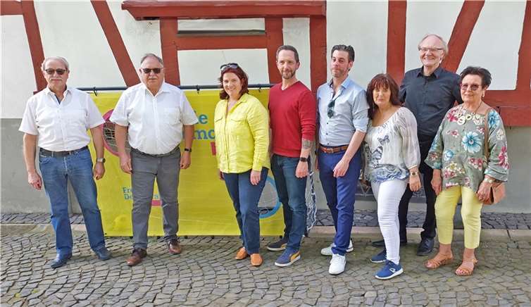 Von links nach rechts: Tom Graef, Günther Bomm (Vorsitzender FDP Bendorf), Sandra Weeser, MdB (Spitzenkandidatin für die Europawahlen 2024 in Rheinland-Pfalz), Daniel Lemke, Jan Wambach, Renate Bartsch, Herbert Speyerer (Fraktionsvorsitzender FDP Bendorf), Ottilie Graef.  Foto: Günther Bomm