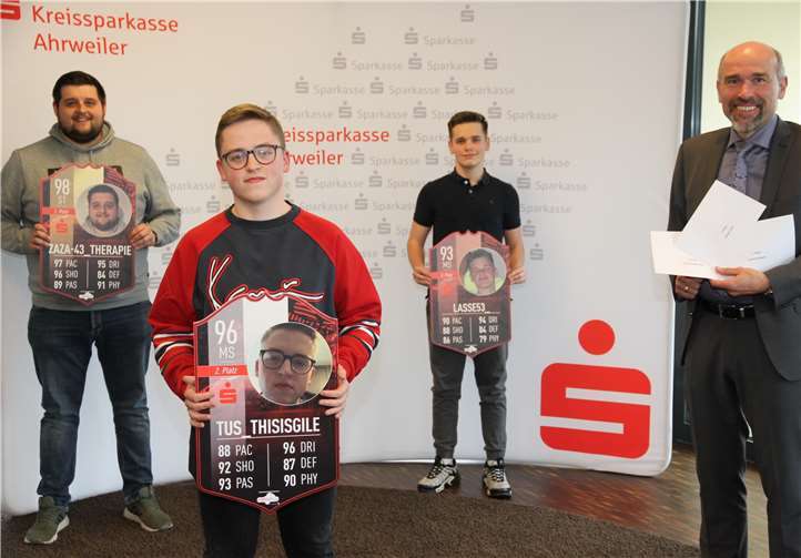 Von links nach rechts: Torsten Hüppen, Gideon Lenz, Lasse Neukirchen, Guido Mombauer.Foto: privat