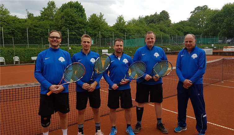 Von links nach rechts: Ulf Haase, Mick Schröder, Thorsten Stein, Markus Sulzbacher, Trainer Michael Röser.privat