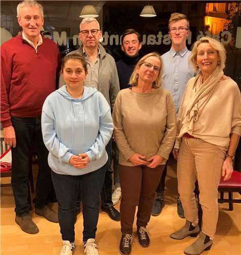 Von links nach rechts: Uwe Hüngsberg, Pembe Akar, Ulrich Bieber, Fabiano Collu, Claudia Felten-Biermann, Florian Augst, Gezina Stuip; es fehlen Wolfgang Latz und Flippo Wölbert. Foto: Dieter Lehmann