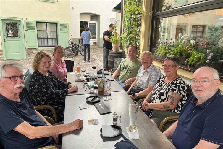 Von links nach rechts: Willi Smits, Ursula Koll, Kim-Rommy Meyer, Markus Dievenich, Karl-Heinz Roth, Kirsten Sebastian, Kaus-Dieter Regge