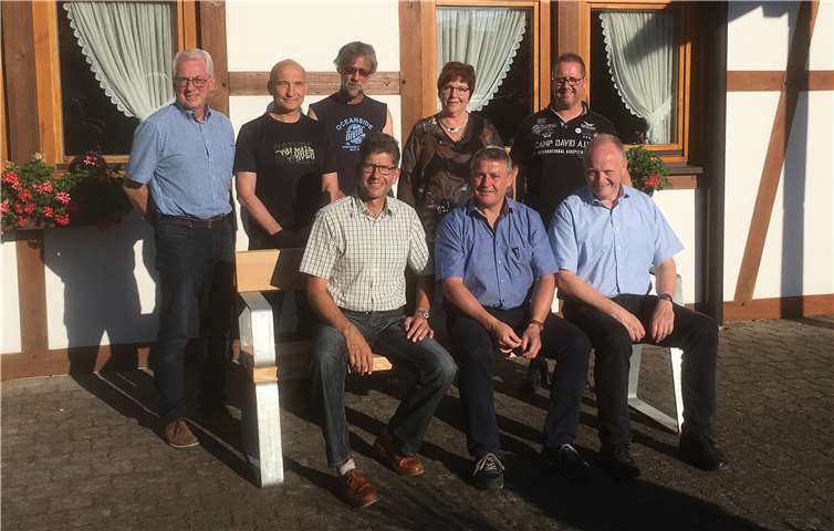 Von links nach rechts sitzend: Klaus Dieter Reusch, Gerd Schumacher, Achim Geyer. Von links nach rechts stehend: Volker Mendel, Volker Müller, Robert Graß, Elke Asbach und Mario Benner.Foto: privat