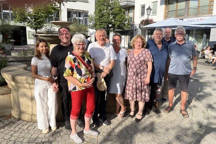 Von links nach rechts:Kanoknuch Dievenich, Markus Dievenich, Wilma Schneider, Karl-Heinz Roth, Kirsten Sebastian, Ursula Koll, Hansi Witsch, Klaus-Dieter Regge, Willi Smits.