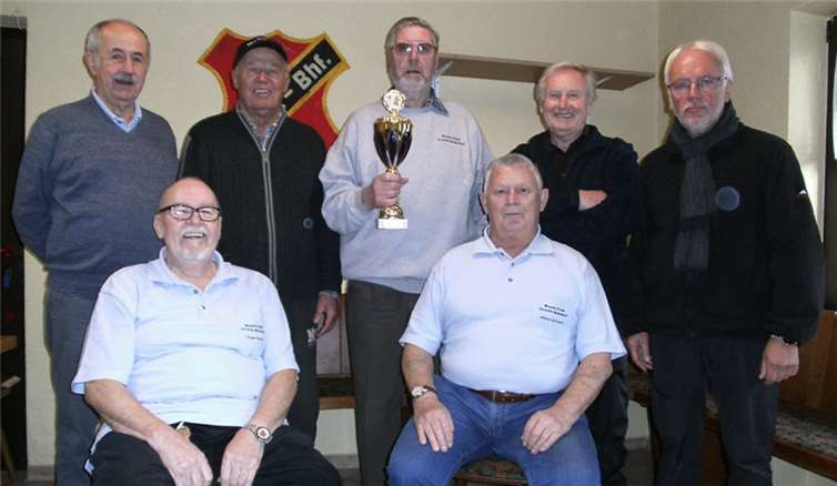 Von links stehend: Horst Gassen, Richard Kwiaton, Wolfgang Schröter, Hubert Breitbach, Reiner Runkel. Sitzend: Jürgen Plättner, Alfred Kohlrausch.privat