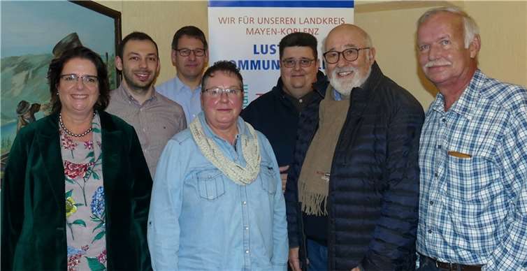Von l.n.r.: Jutta Arnold, Felix Jung, Klaus Krall, Doris Reis, Eric Stumm, Josef Scherhag, Jürgen Heizmann.Foto: privat