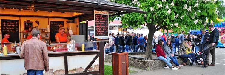 Von nah und fern kamen die Gäste nach Weitersburg. 