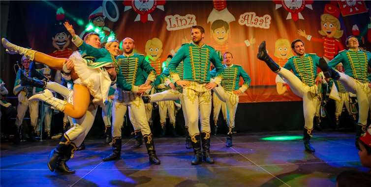 Von nah und fern reisten die Tanzgruppen an, um das Zuschauer zu begeistern.