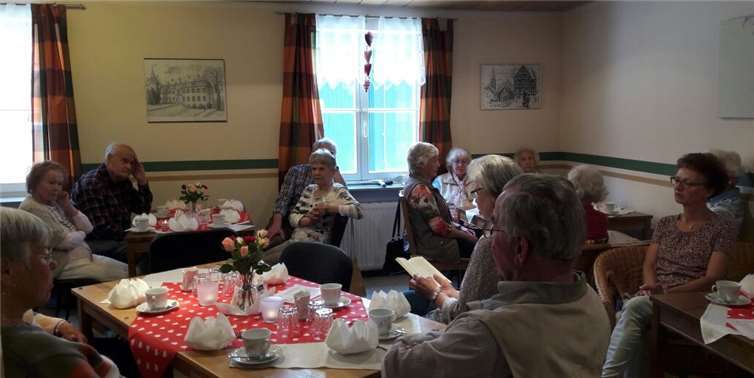 Von nun an findet das Montagscafé im Gruppenraum im Haus der AWO Vallendar statt. Privat