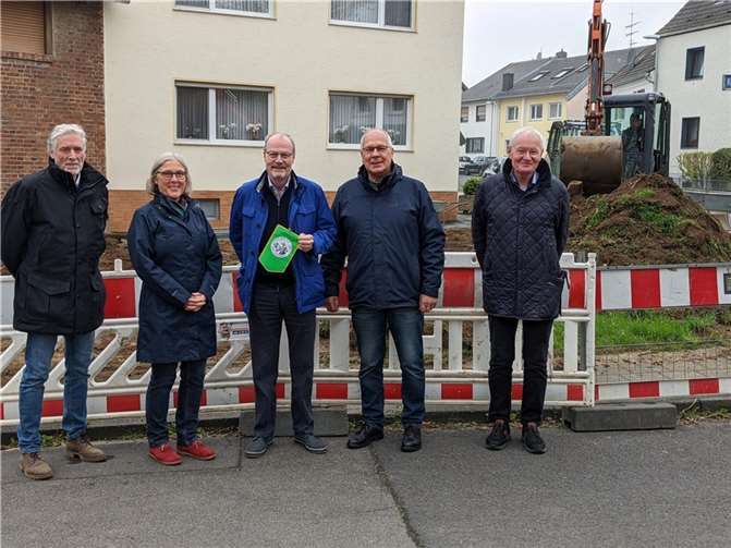 Von rechts nach links: W. Brendecke (OA), J. Antwerpen und M. Firmenich (Lions Club), J. Hasselbach und H. Klöß (OA). Foto: privat