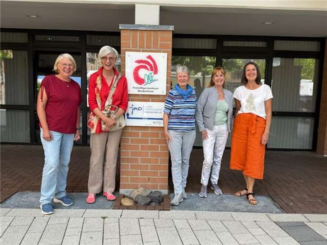 Von rechts nach links zu sehen: Annegret Kastorp, Fachdienst Caritas, Angela Giersdorff, Blickwechsel, Sigrid Dossow, „Oase“, Thea Müller, „Blickwechsel“, Sigrid Schmoch, „Oase“. Foto: privat