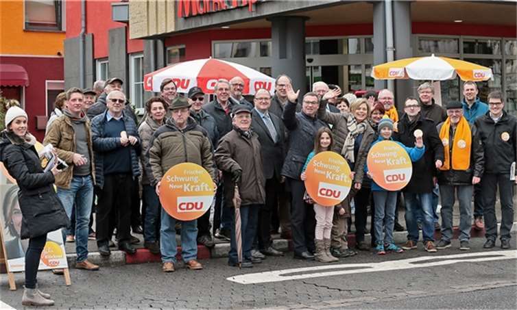 Von zahlreichen interessierten Bürgern und Parteifreunden wurde Julia Klöckner begeistert in Adenau in empfangen.CDU-Gemeindeverband Adenau